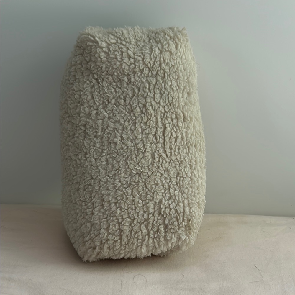 Shearling Textured Cream Bag - Picture 3 of 5